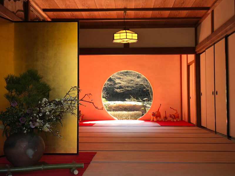 北鎌倉の明月院の丸窓